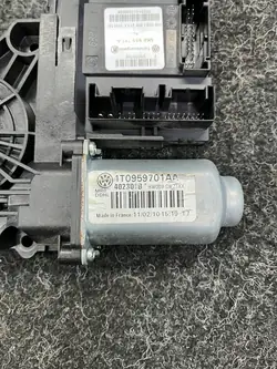 Fensterheber Motor links vorne Skoda Octavia II Lift