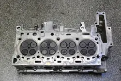 Culasse complète BMW N47 avec arbres à cames 7810465