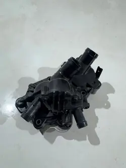 Vattenpump termostat hus VW Up Polo Seat Mii Skoda Fabia III