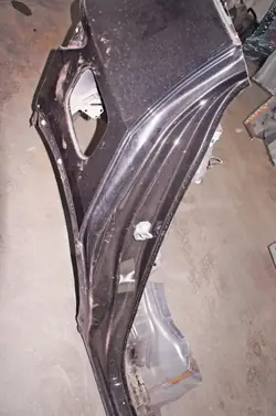 UW372 Volvo XC40 T3 Höger Bakskärm Svart 019
