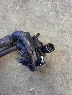 Thermostat Mercedes C-Class 2018-2020 OEM 2742000015