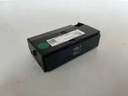 Audi Q5 Multimedia-Anschluss OEM 8W0035708A AUX/USB