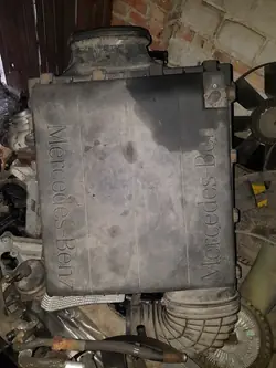 Boîtier Filtre à Air Mercedes OEM A0040941104 - Occasion