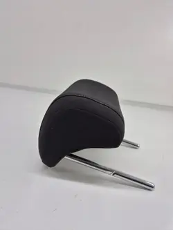 Taka oikea niskatuen ESP46883 VW Passat B8:lle