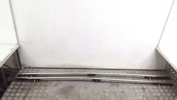 Toyota Auris kattotankit OEM ARA119886 - Käytetty