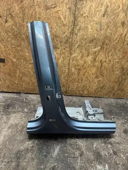 Oikea kynnyspylväs OEM 721-16 Volvo XC60 II 2017-