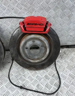 OEM Jarrukokonaisuus Mercedes C63 W205 - Täydellinen