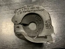 BMW 5 E60 E61 Taka-iskunvaimenninkansi OEM 7074481