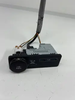 USB-portti Jaguar I-Pace 2020 OEM JPLA19E110BB