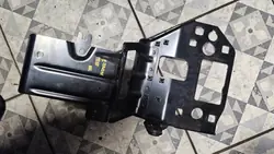 Audi Vattenpumpsfäste OEM 4KE805429 - Begagnad