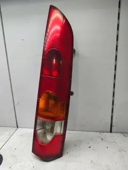 LÁMPARA TRASERA DERECHA RENAULT KANGOO 8200150621