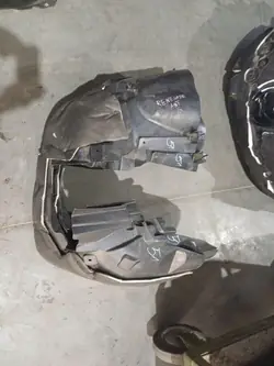 Para-lama dianteiro esquerdo Jeep Renegade OEM 52092923