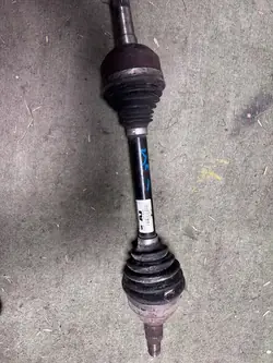 Vänster framaxel Opel Insignia A 2.0 CDTI 256006