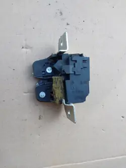 Fecho de porta-malas Mercedes W169 OEM A1697400035 - Usado