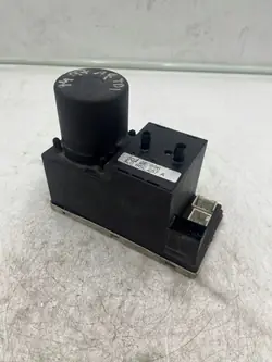 Audi central låspump OEM 8L0862257A - Begagnad