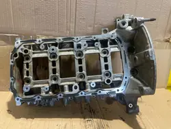 Tapa de cojinete de cigüeñal Citroen C3 Picasso OEM V757899480