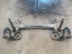 Eixo traseiro OPEL ASTRA L - Suspensão de viga