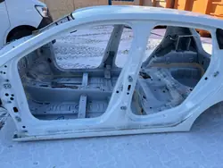 Seuil quart gauche OEM PU25946 pour Renault Clio V