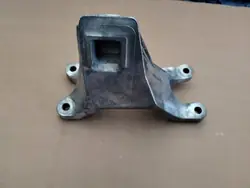 BMW Moottorin Kiinnike OEM 6876222 - Oikea Puoli