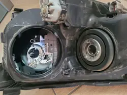 TOYOTA RAV4 IV 13- Phare Xenon Droit