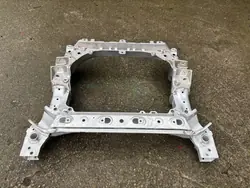 Mercedes Moottorituki OEM A2236228001 Etuosa