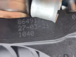 Öljynsuodattimen pohja OEM 8649177 BMW F40 1.5 bensiini