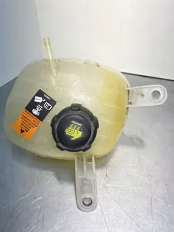 Tanque equalizador Mitsubishi OE 01123 - Usado