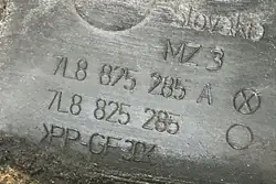 Moottorin kansi AUDI Q7 2008 4.2L bensiini 7L8825285A