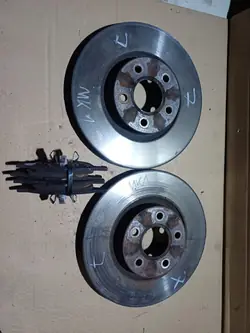 Jeu de Disques et Plaquettes Avant OEM 09.9468.11