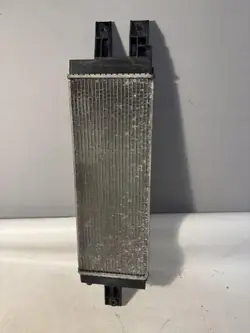 Radiateur Infiniti Q60 OEM 277126318719 - Occasion