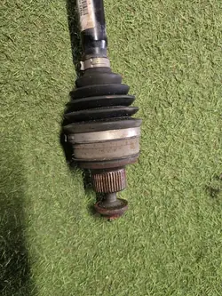 Arbre de transmission avant gauche ou droit Porsche Macan 95B
