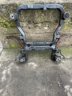 VOLKSWAGEN T5 04- Voorste Wieg Slee Gebruikt