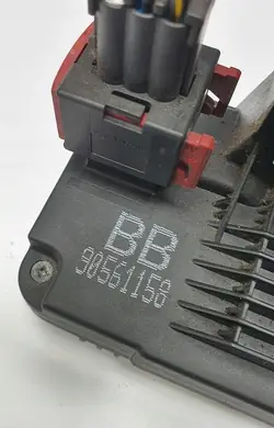 Bakre högra dörrlås OPEL ASTRA J 90561158