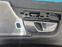 OEM 31393233 Höger Bakdörrsbeklädnad Volvo S90 II