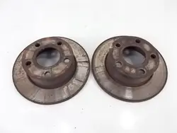 Taka jarrupalat OEM UJTKITYKDUII VW Passatille