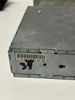 Mercedes Becker Förstärkare OEM A0018209389 Begagnad