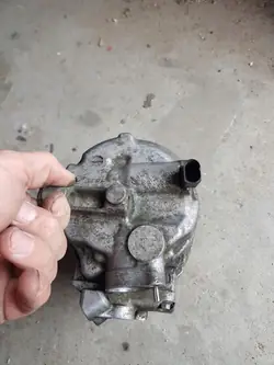 Compresseur de climatisation Volkswagen OE 2E0820803H