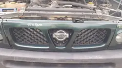 Kühlergrill Blende Nissan Terrano II 2 Gebraucht OEM