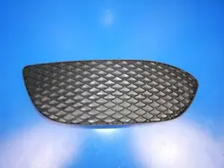Grille de pare-chocs avant droite Mercedes C-Class W205 OE A2058850823