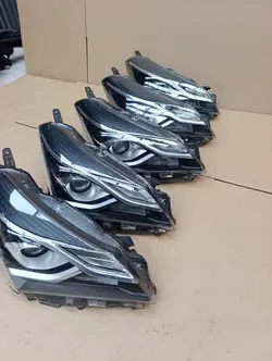 Refletor direito Toyota Yaris III Lift 2017-2020 NKH6TU