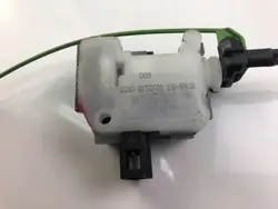 Polttoaineläppämoottori OEM 806683 Volvo V40 Cross Countrylle