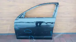 Vänster framdörr SKODA OCTAVIA III 2012-2020 OEM 5E0831055A