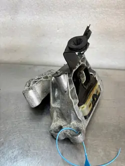 Moottorin tuki OEM 112119523R Renault Master IV:lle