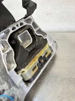 Soporte motor OEM 112119523R para Renault Master IV