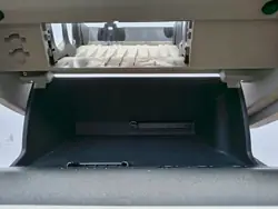 OEM 5NB857097E Matkustajan hansikaslokero VW Tiguan