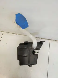 OEM 5G0955453J Spolarvätsketank för VW Golf VII