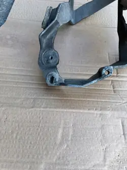 Kompressor-Halterung OEM 4E0616869D für Audi A8 D3