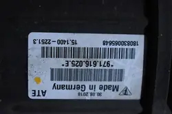 Ilmapussi takana vasemmalla Porsche Panamera 971