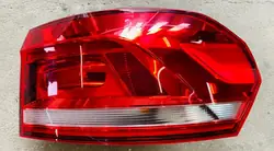 VW Touran Achterlicht OEM 5TA945096A Rechterzijde