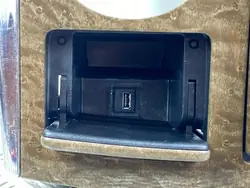 Infiniti QX80 2017 vasen runko OEM FOB29501